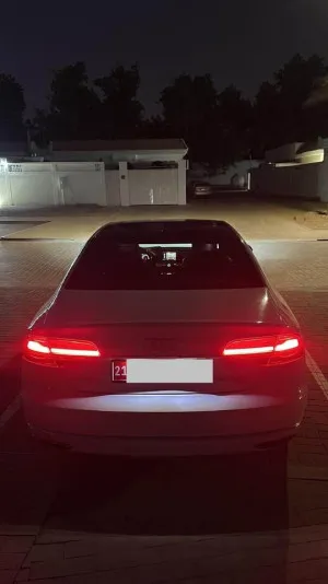 2015 اودي آي ٨ L