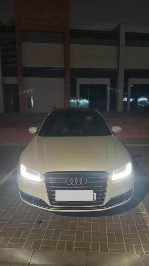2015 اودي آي ٨ L