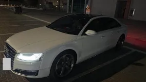 2015 اودي آي ٨ L