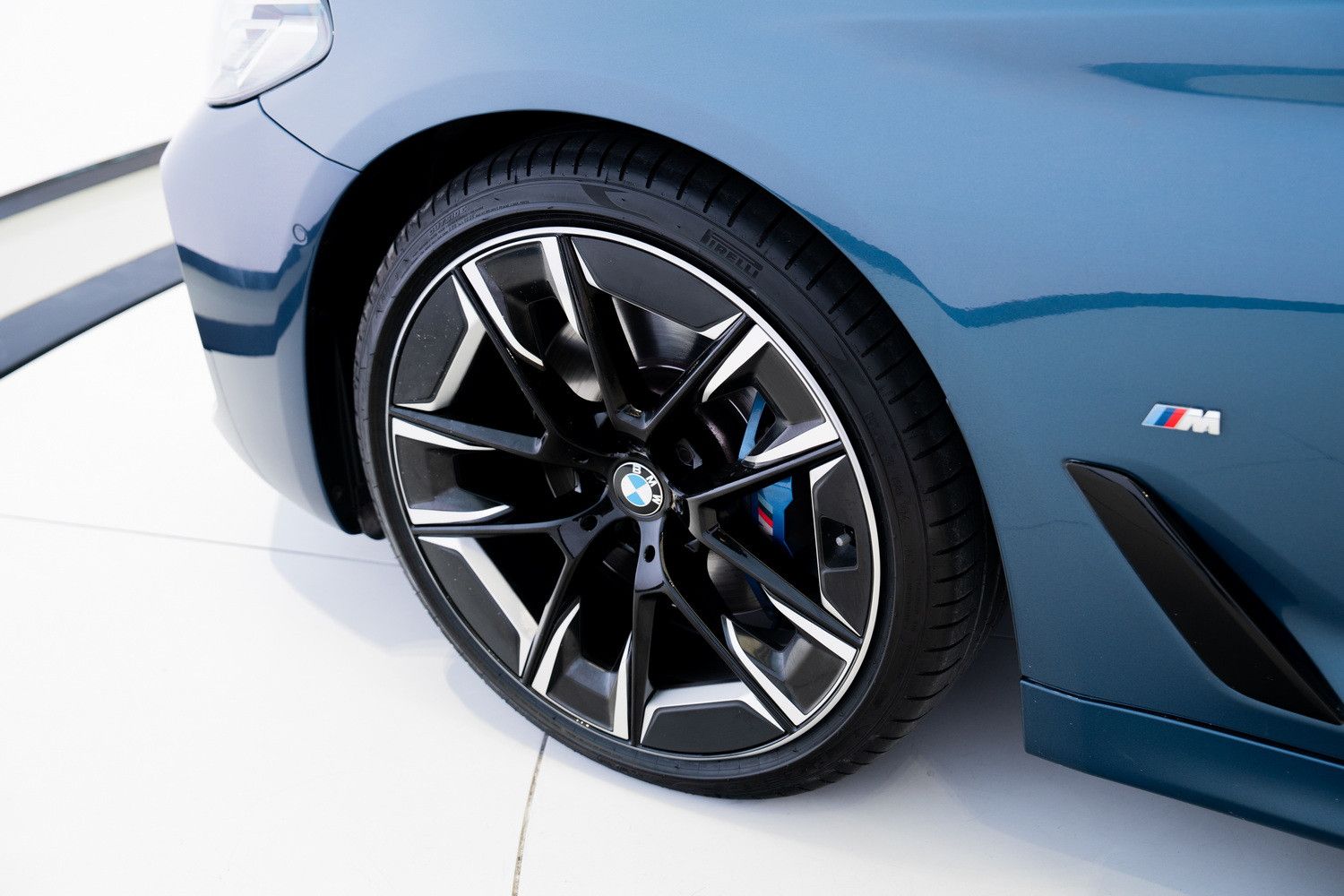 2023 BMW 5-Series 530i M