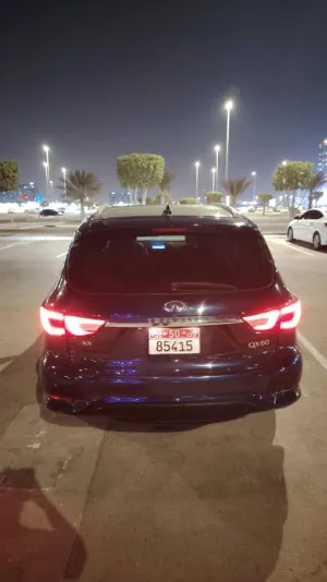 2016 Infiniti Q60 LUXE AWD