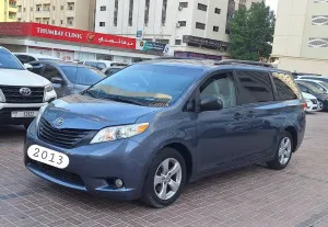 2013 تويوتا سيينا LE