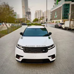 2025 لاند روفر رينج روفر فيلار R-Dynamic SE