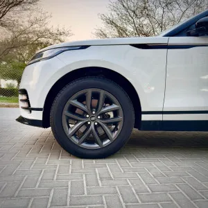 2025 لاند روفر رينج روفر فيلار R-Dynamic SE