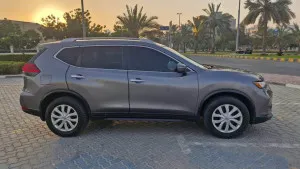 2017 نيسان روج SL