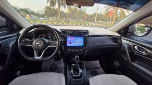 2017 نيسان روج SL