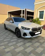 2024 BMW 5-Series 520i