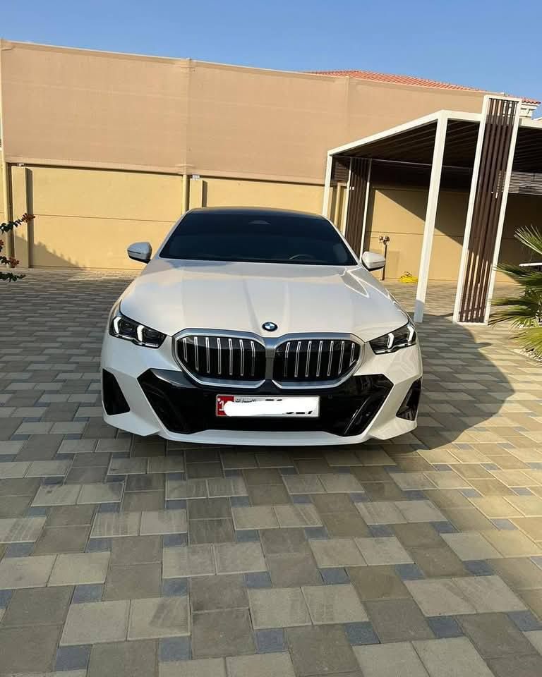 2024 BMW 5-Series 520i