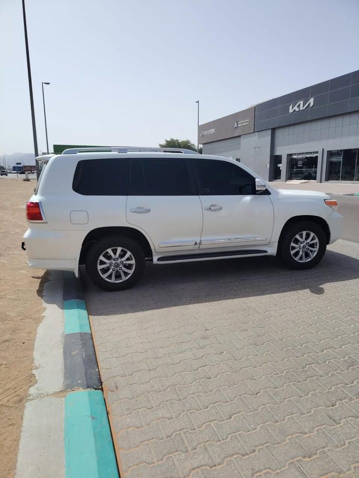2014 Toyota Land Cruiser GXR