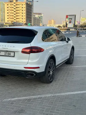 2016 بورش كاين Platinum Edition