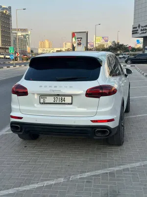 2016 بورش كاين Platinum Edition