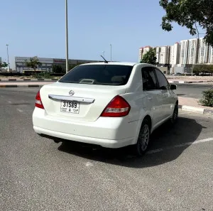 2009 نيسان تيدا S