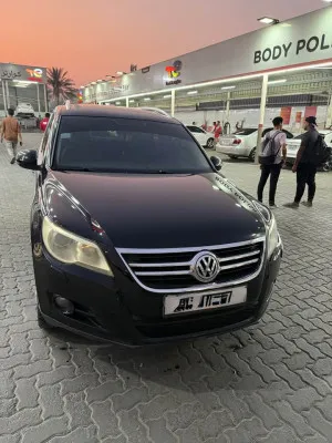 2010 Volkswagen Tiguan SE R-Line Black