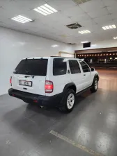 2002 نيسان باثفايندر S