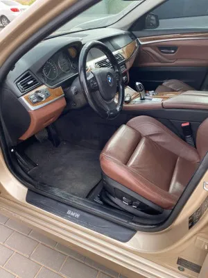 2011 بي أم دابليو الفئة - 5 530i