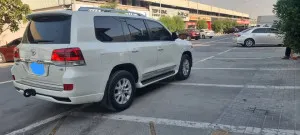 2017 Toyota Land Cruiser GXR