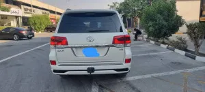 2017 Toyota Land Cruiser GXR