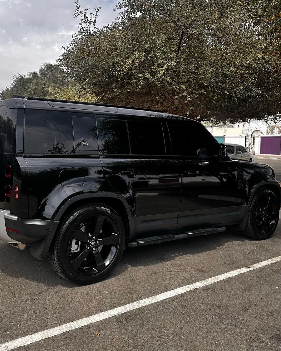 2024 Land Rover Defender 110 HSE