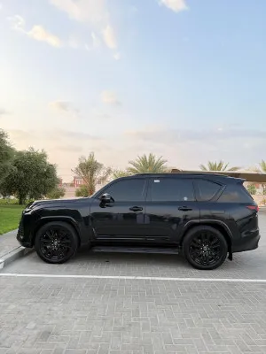 2024 لكزس ال اكس ٦٠٠ Signature