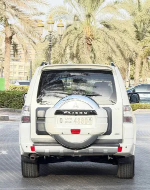 2012 ميتسوبيشي باجيرو GLS