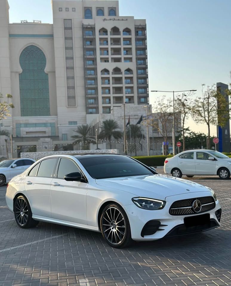 2022 مرسيدس-بنز الفئة - E E300