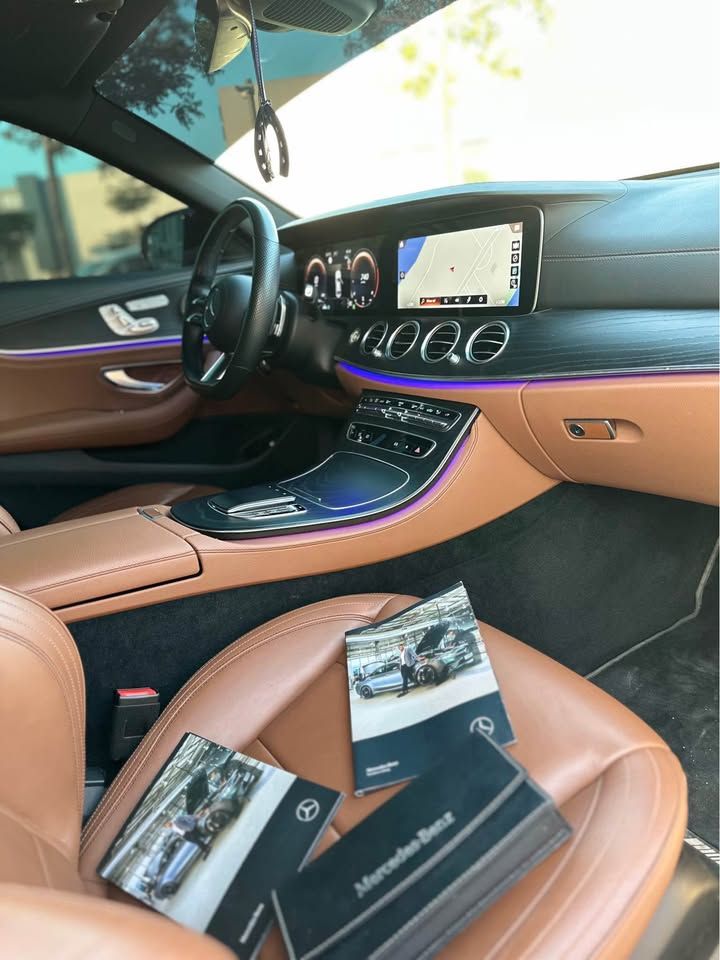 2022 مرسيدس-بنز الفئة - E E300