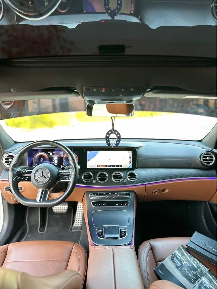 2022 مرسيدس-بنز الفئة - E E300
