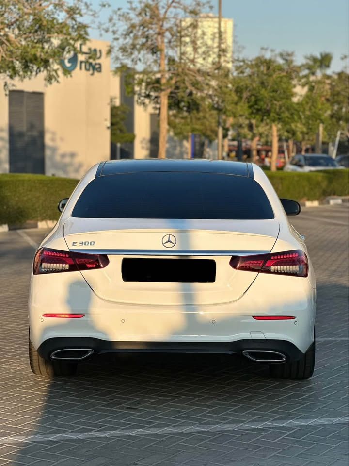 2022 مرسيدس-بنز الفئة - E E300