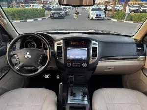 2016 ميتسوبيشي باجيرو GLS