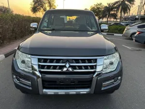 2016 ميتسوبيشي باجيرو GLS