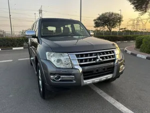 2016 ميتسوبيشي باجيرو GLS
