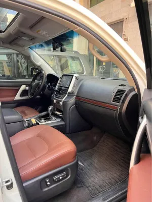 2016 Toyota Land Cruiser VXR