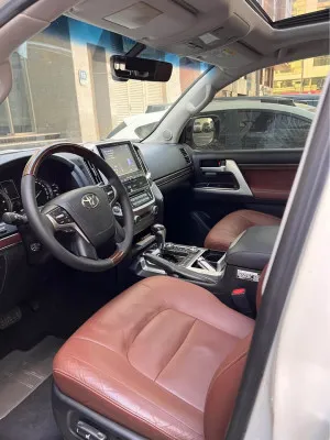 2016 Toyota Land Cruiser VXR