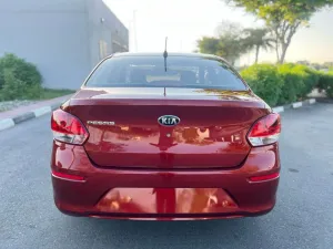 2020 كيا بيجاس Standard