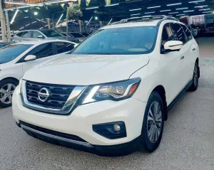 2017 Nissan Pathfinder SL