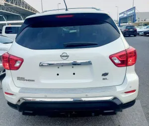 2017 Nissan Pathfinder SL