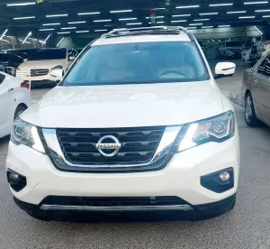 2017 Nissan Pathfinder SL