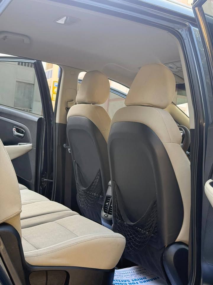 2014 Kia Carens Luxury Plus