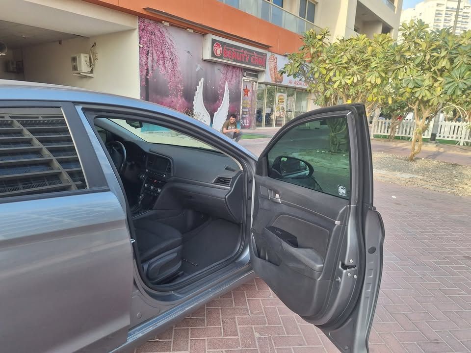 2019 هيونداي النترا SE