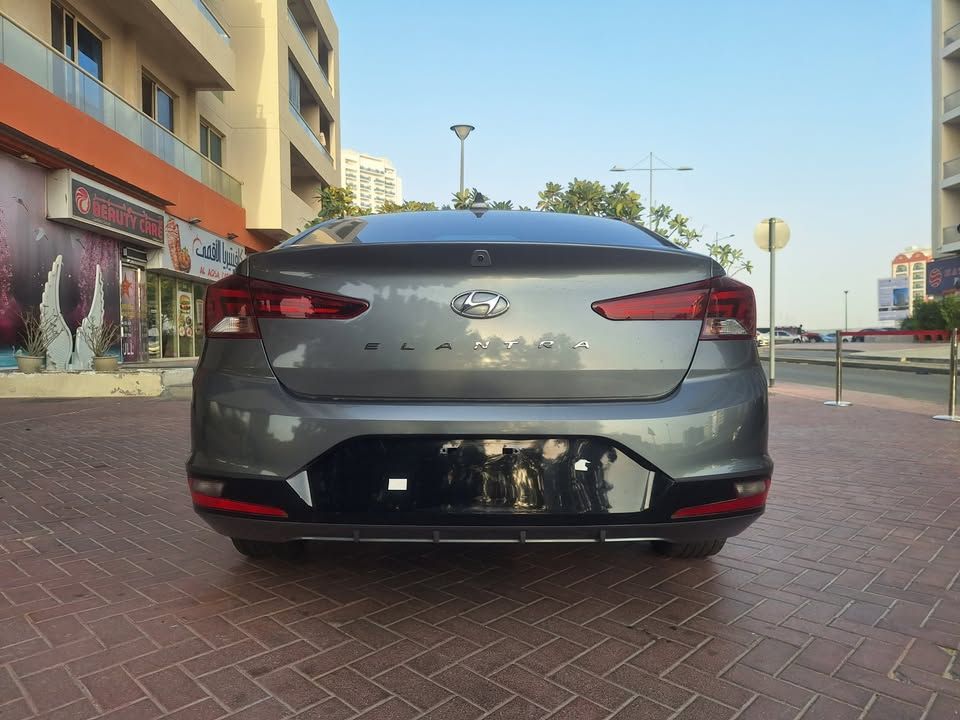 2019 هيونداي النترا SE