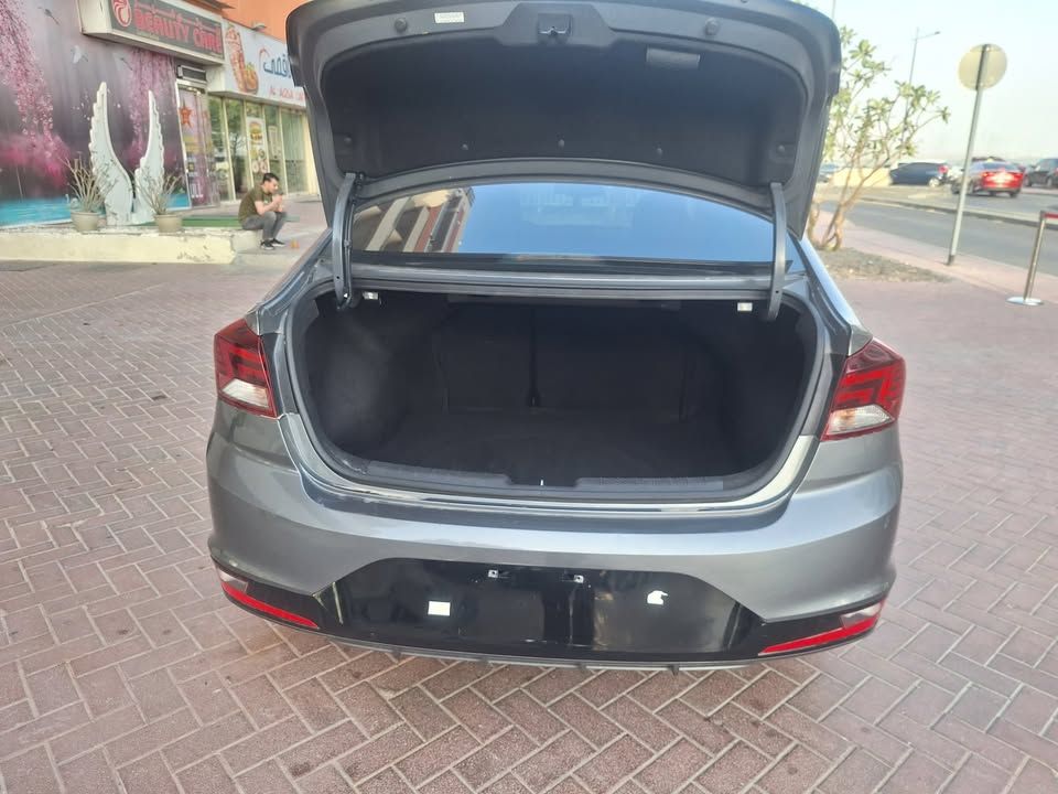 2019 هيونداي النترا SE