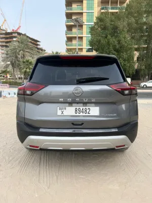 2023 نيسان روج Platinum