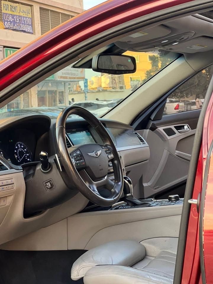 2015 Genesis G80 Base