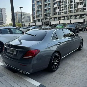 2019 مرسيدس-بنز الفئة - E E300