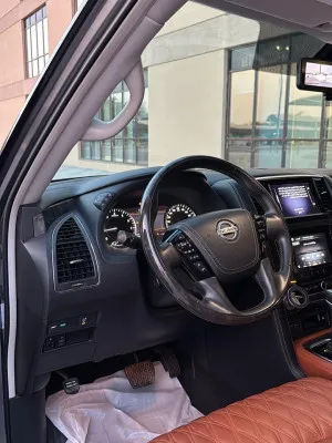 2021 Nissan Patrol LE Platinum city