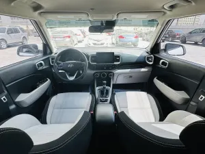 2020 هيونداي فينيو Limited