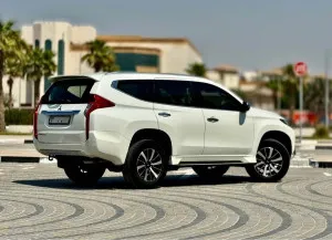 2017 ميتسوبيشي مونتيرو Limited
