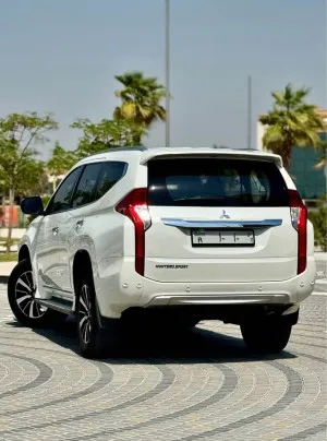 2017 ميتسوبيشي مونتيرو Limited