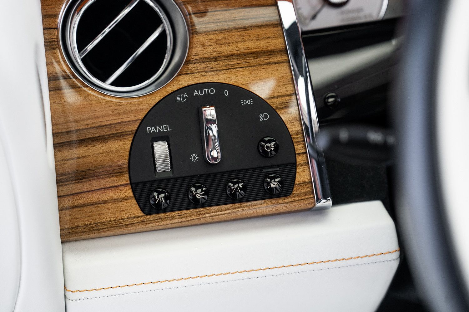 2016 رولز رويس دون standard