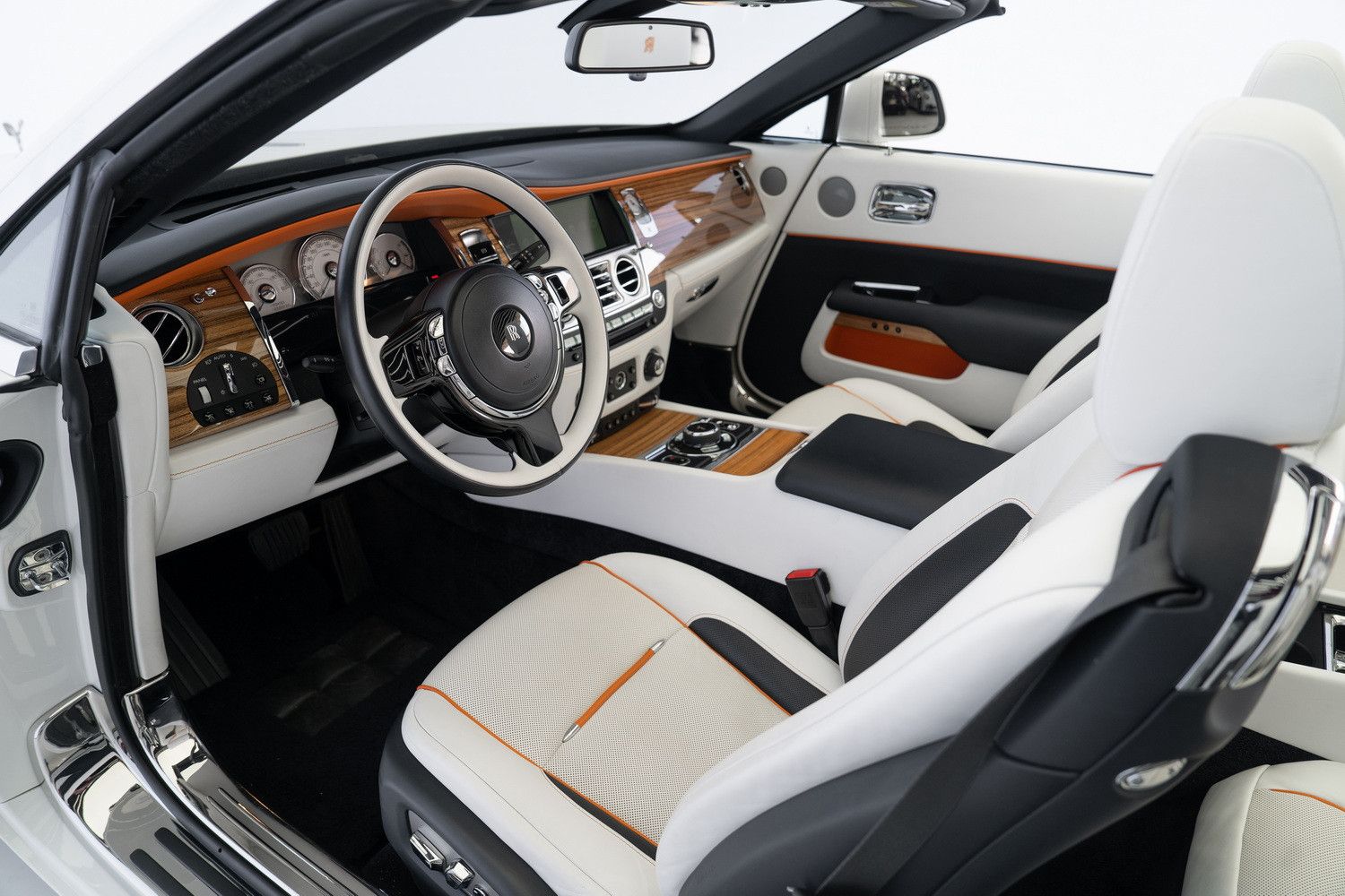 2016 رولز رويس دون standard